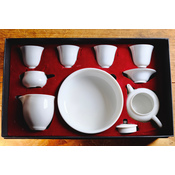 Zestaw porcelanowy – czajniczek 250 ml
