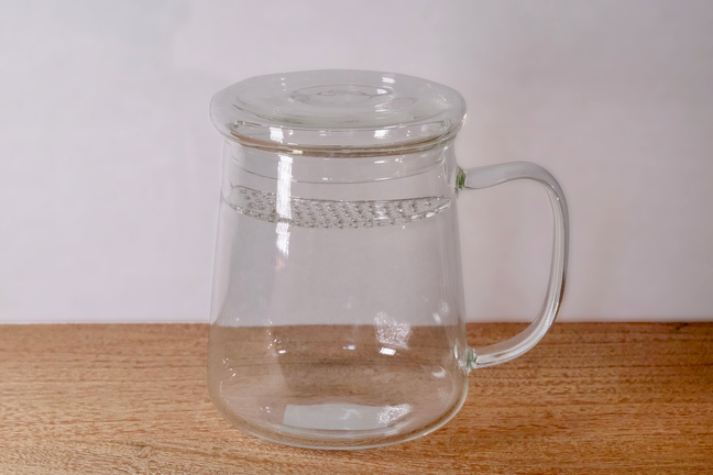 Kubek szklany 450 ml z pokrywką i filtrem